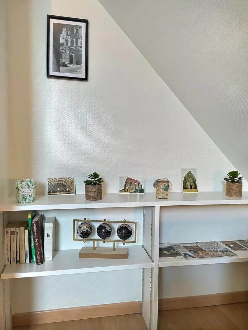 Le Travel - Appartement Equipe Proche Centre Et Yschools Troyes Eksteriør billede